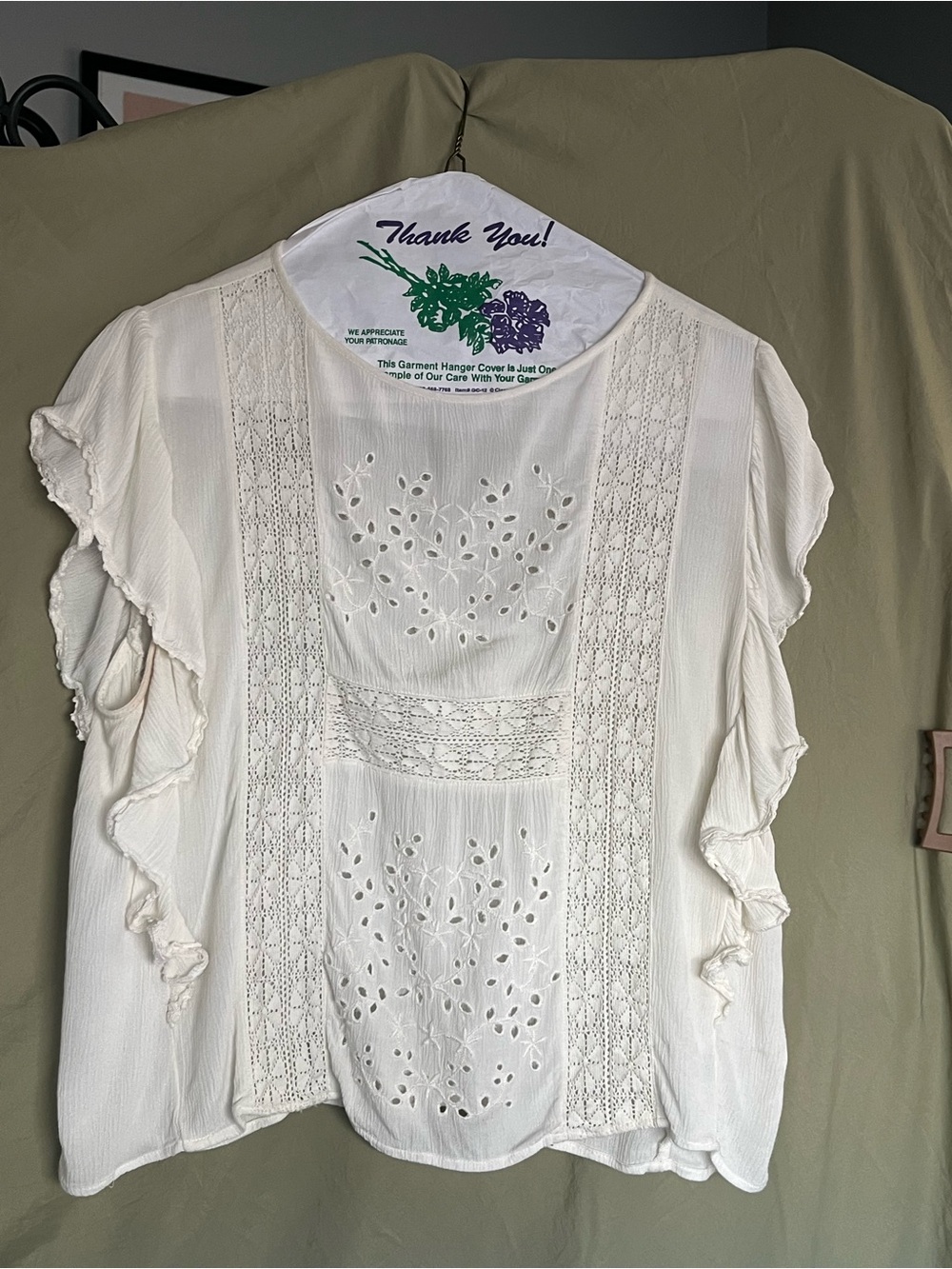 American Eagle Outfitters Cream Eyelet & Lace Flutter Ruffle Sleeve Top - Size L